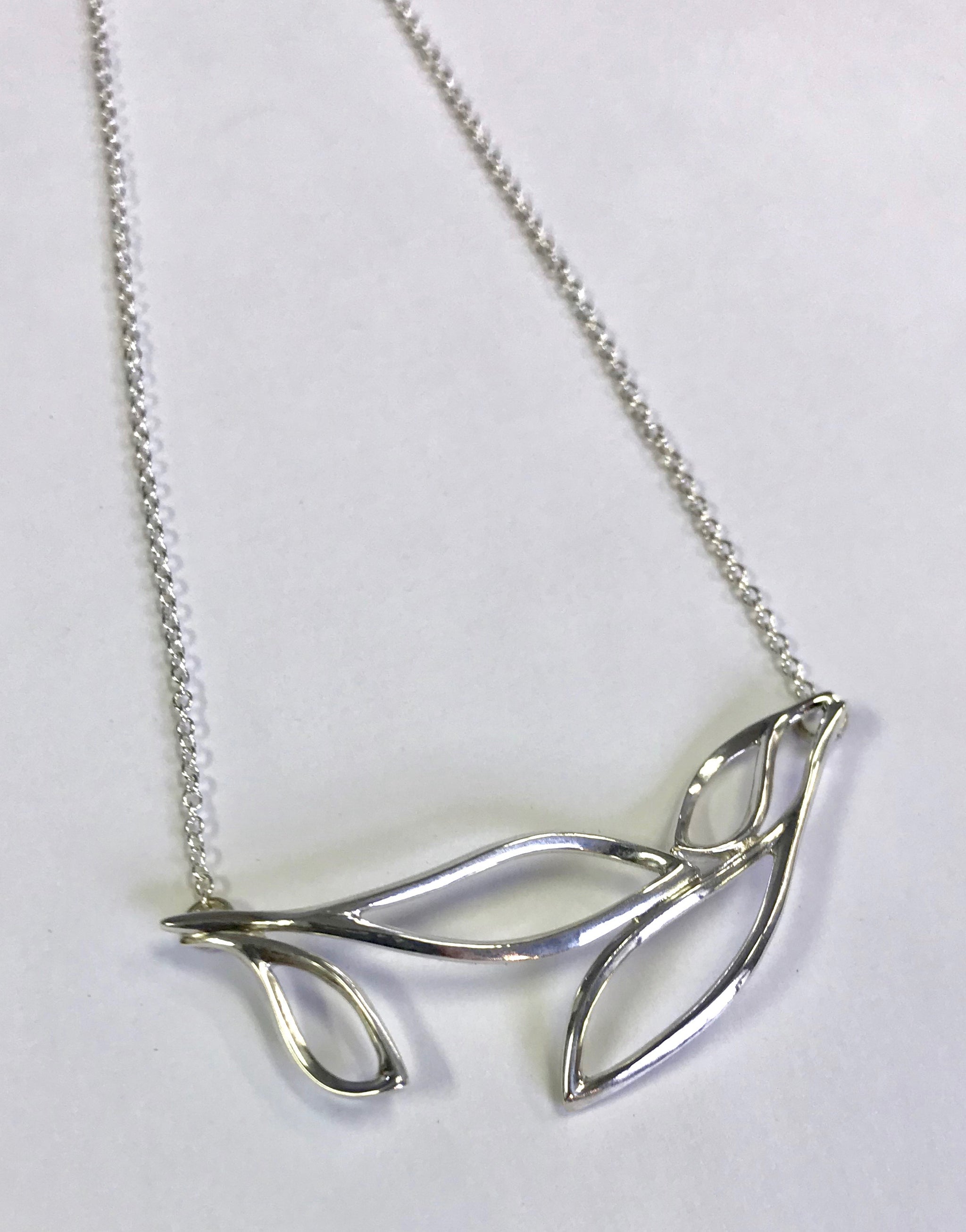 Bar Style Leaf Necklace